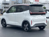 車線逸脱防止支援システム,車両が車線をはみ出す可能性がある場合に警報音と警告表示と共に車線内に戻すようにハンドル操作をサポートしてくれます。