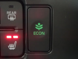 エンジン、エアコンなどを制御し低燃費な『ECONモード』に、また走りを楽しみたいとき、空調など快適性を重視したいときにはスイッチOFFで通常モードに切り替えができます!