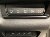 各種機能の切替スイッチは運転席パネル下に集約されています。任意で切り替え可能なため状況に合わせてお使いください。