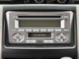 純正CDカセットチューナーを装備。