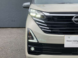 LEDヘッドライトは省電力ですが、純白光で驚くほど明るく夜道を照らしてくれます。