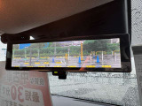 【インテリジェントルームミラー】後席に大勢乗っていても後方カメラの映像に切り替えれば後方確認が可能ですね。