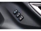 運転席のシートポジションメモリー機能は、登録済みの運転者と交代しても、シートポジションの変更の手間がかかりません。