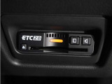 ◆ETC2.0装着◆進化したドライブ体験。料金収受システムだけだったETCが生まれ変わって、高速道路を賢く使うETC2.0に進化しました。多彩な情報サービスが便利で快適なドライブ体験を提供します。