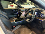 メルセデス・ベンツの定める厳しい基準をクリアしたお車のみをご案内させて頂きます。納車前整備はメーカー規定に基づき100項目以上にも及ぶ点検を熟練のメカニックによって行いご納車させて頂きます。