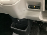 自社整備工場で点検整備をおこなってからお渡ししています。車検が残っている場合は『12ヶ月点検整備』を、車検整備付きの場合は『車検整備』をおこないます。整備費用は車両本体価格に含まれています。