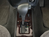 【4速オートマチック】オートマ限定免許の方でもOKです!パワステも付いているので、運転も楽々です!