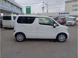 コンパクトな車で小回りがいいです☆運転しやすいです!