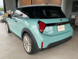 かわいいテールのデザインはほかの車にはない魅力があります。ひと目で&ldquo;MINI&rdquo;とわかるデザインはアナタを虜にしてしまうかもしれません