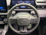 インテリアに合わせたデザインのステアリングは、運転される方のことも考え、運転しやすい形状、大きさです。是非一度、実際に触ってお確かめください。