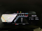 バーチャルコックピットでは、メーターやオーディオ操作、電話選択、地図の確認が可能。パネル内に高解像度の液晶ディスプレイを配置しております。