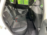 コンパクトカーですが、セカンドシートは十分な広さがあり快適にお乗りいただけます♪シートを倒して大きな荷物を積んだりと、用途の幅が広い1台です。