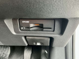 運転席の右下にETCがビルトインされています。高速道路では便利ですね!