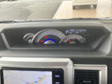 視認性の高いメーター類で、運転に必要な情報を的確に把握できます。運転状況が一目でわかるので、より安全な運転を心がけられます。