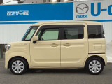 純正ホイールカバーで全体的にデザインがまとまっています。車も人も、オシャレはまずは足元からですね。