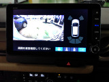 バックカメラの画像です。ガイドラインがスムースな車庫入れをサポートいたします。車庫入れの安心感がアップしますね。