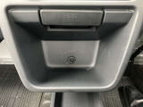 奥行きのあるグローブボックス付き♪