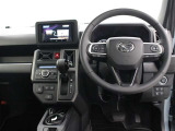 運転席廻りです。