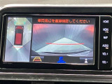 【アラウンドビューモニター】車を上から見下ろしているかのような映像で周囲の状況がひと目で確認、狭い駐車場に駐車するときも安心です♪
