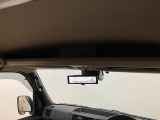 運転席/助手席上部にも大型の物入がございます^^