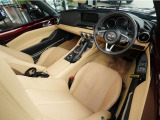 神戸マツダ神戸西インター店は、通常ディーラー+&alpha;の次世代型店舗としてROADSTER EXPERIENCE SPACEの冠を掲げ、「いつでも・誰でも・気軽に会いに行ける」ロードスターUカー専門店。