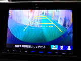 バックカメラの画像です。ガイドラインがスムースな車庫入れをサポートいたします。車庫入れの安心感がアップしますね。