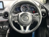 【純正革巻きステアリング】上質な革を使用することで、手にしっかり馴染みとても運転しやすいハンドルです♪