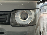LEDヘッドライトは、点灯の瞬間から最大光量を発揮し、突然暗くなるトンネルなどでの安定感を高めます。