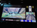 バックカメラの画像です。ガイドラインがスムースな車庫入れをサポートいたします。車庫入れの安心感がアップしますね。