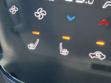前席にはシートヒーターが付いてます。寒い冬には重宝します☆