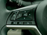 ハンドルスイッチで車両設定・オーディオの選曲や音量調整などが出来、安全性もアップ。