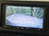 【バックカメラ】駐車時に後方がリアルタイム映像で確認できます。大型商業施設や立体駐車場での駐車時や、夜間のバック時に大活躍!運転スキルに関わらず、今や必須となった装備のひとつです!