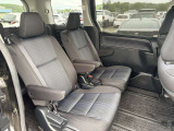 後席はキャプテンシートが採用されており、広々と車内の空間を使ってただくことができます!
