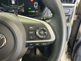 前方の車との車間を設定し、スピードを上げたり緩めたりを自動で行ってくれる追尾式の「レーダークルーズ」。上級装備の一つです!高級車にしかつかない嬉しい機能です。