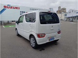 お車の隅々まで綺麗に致します☆