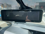 【インテリジェントルームミラー】 車両後方のカメラ映像がミラーに映るので、乗員や荷物が多くても安心♪夜間や悪天候の日でもクリアな映像で視界良好です◎