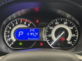 【メーターまわり】ドライバーから見やすい位置にあって安全運転に寄与します。メーターも見やすくてシンプルなデザインになっております。