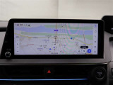 【ディスプレイオーディオ(コネクティッドナビ対応)Plus】通信型のコネクティッドナビに加え車載ナビも搭載しています。コネクティッドナビはご契約を頂くとR10年9月30日まで無料でご利用いただけます。