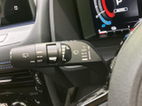 雨天時でもクリアな視界を確保できるワイパーレバー。操作も簡単で、運転に集中できます。様々な設定で快適なドライブを。