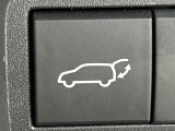 【パワーバックドア】スマートキーや運転席のボタンを押すだけでリアゲートが自動で開閉します!荷物を持っている時や、高い位置にあるバックドアを閉める際に便利な機能です♪