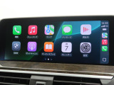 【アップルカープレイ】iPhoneがBMW車両とワイヤレスで接続されます。Apple CarPlayでは、オーディオストリーミングやメッセージングアプリがディスプレイに表示されます。