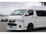 【希少在庫グランドキャビン/ガソリン4WD】専用ベッドキット装備済み♪ALPINEツインモニター♪