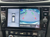 アラウンドビューモニターです!上空から貴方のお車をモニタニングしている様に車両の周りの安全確認が出来ます!