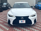 弊社では、全車『修復歴なし』のお車のみ取り扱っております。専任バイヤーによる厳選した仕入れの後、入庫後の車両チェックを行い、ネクステージが認定した高品質な中古車をご提供しております。