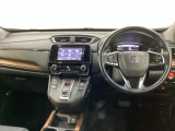 車内は光触媒抗菌消臭施工済です。スタイリッシュなデザインでスポーティなインパネ周りを演出します。グローブボックスやカップホルダーのほかにトレーなどたくさんの収納スペースが付いています。
