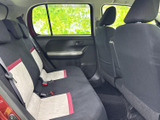 運転席側後部座席