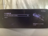 ハンドル操作をアシストすることにより車線からの逸脱回避を支援します。