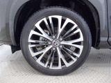 純正なので車に似合うデザインになっていますね。スタッドレスタイヤもご相談下さい。