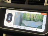 3Dサラウンドカメラ『目に見えない死角もこのカメラを使えば自由自在に確認することができます。運転に自信がない方にもオススメのオプションです』