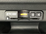 ハンドルの右下にETC2.0がついています。高速道路の料金所の通過も楽々です!。 カードの取り出しもしやすい場所についています。